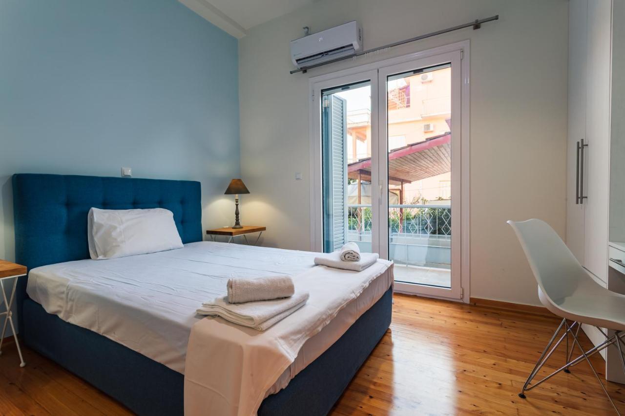 Апартаменты Upscale Modern Escape In The Historic Center Каламата Экстерьер фото